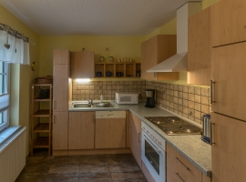 Komplette Küche mit Backofen, Geschirrspüler ect.