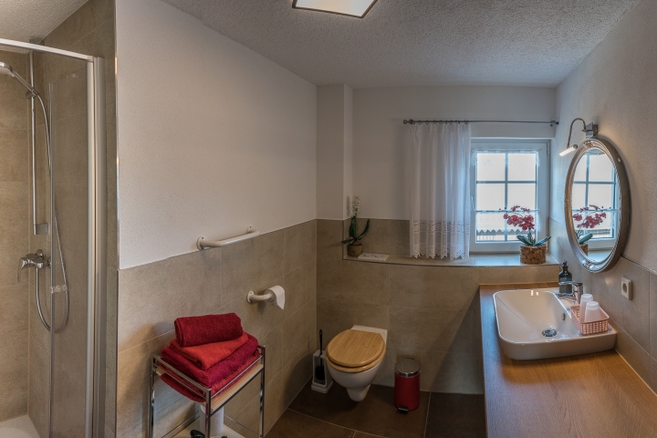 3. DU/WC auf der Schlafetage DG