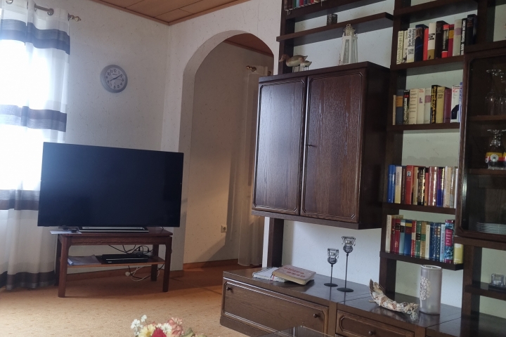 Smart-TV Fernseher mit 102 cm Bildschirmdiagonale