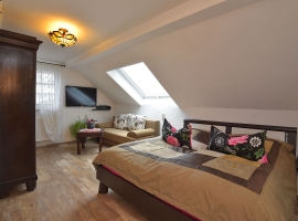 Schlafzimmer 1