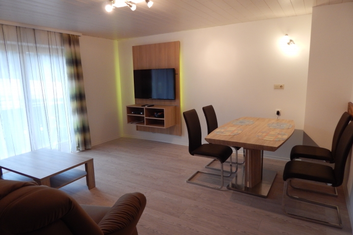 Ferienwohnung -B
Ess-und Wohnzimmer