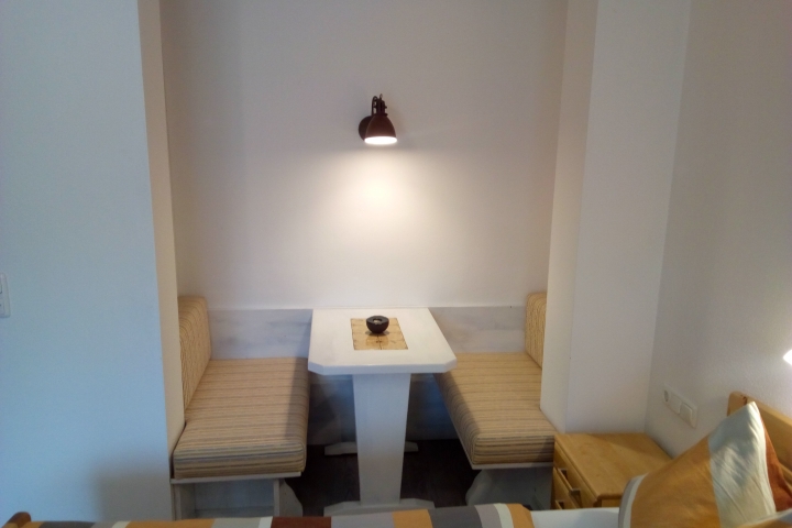 Ferienwohnung Typ.A. 3-Schlafzimmer mit Sitzecke, kann auch als Kinderbett umgebaut werden.