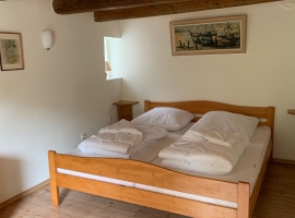 Schlafzimmer 1 (EG)