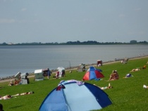 Badevergnügen und Wattlaufen am Nordermeldorfer Nordseestrand