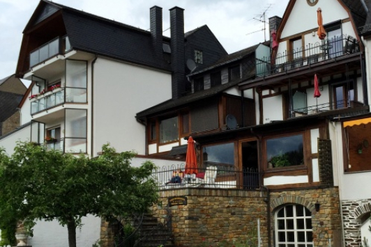 Ferienhaus Simonis mit Schwimmbad &middot; 1 Etage, Balkon