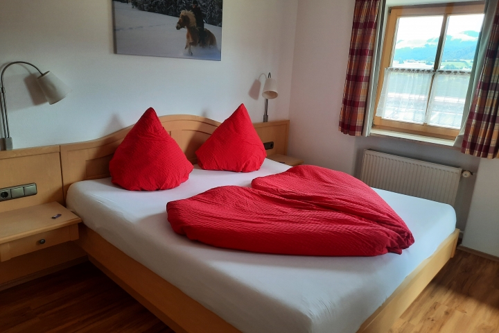 Schlafzimmer 1