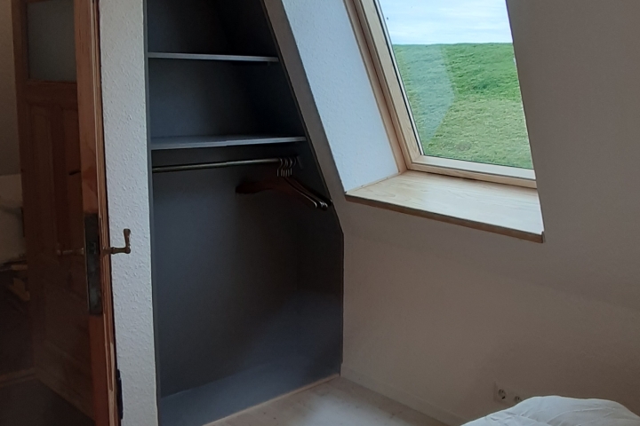 Blick vom Schlafraum auf den Deich