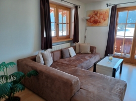 Wohnzimmer Süd - West mit ausziehbarer Couch