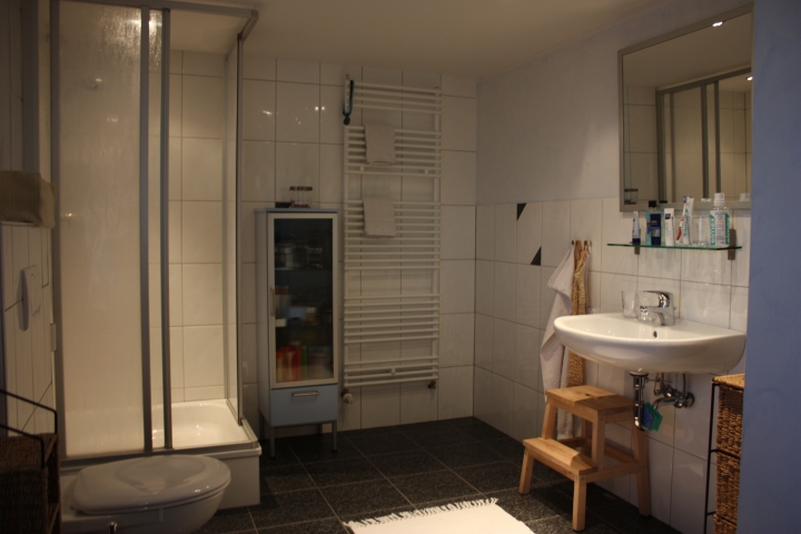 grosses Badezimmer 1