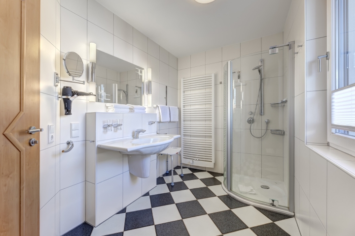 Bad mit DU und WC