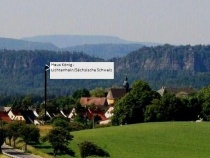 Lage Haus König 
 - Blick von der Terrasse der Fewo 1 auf die Affensteine, Schrammsteine, Winterberg