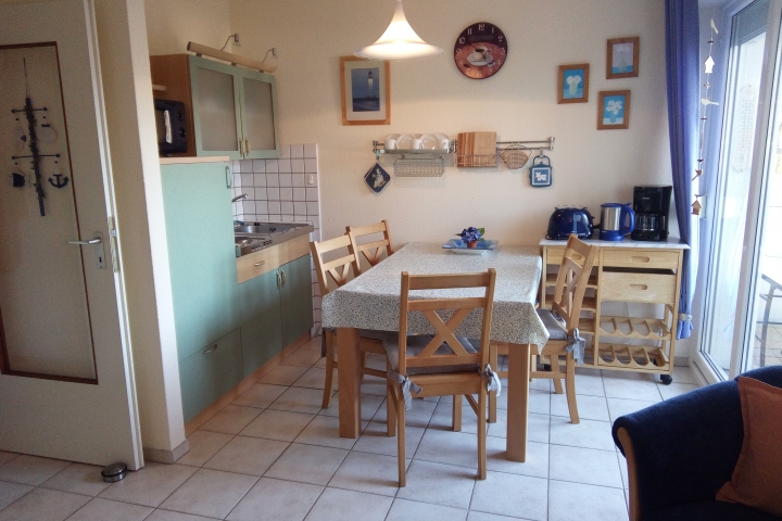 Pantry-Küche mit Essecke