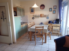Pantry-Küche mit Essecke