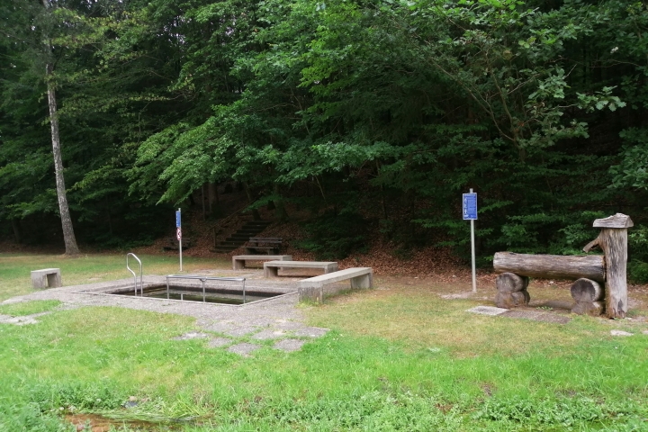 Wassertretbecken in der Freizeitanlage Liesbachtal im Ortsteil Burgwallbach