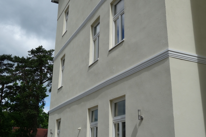 Seitenansicht Eingangsbereich Villa Celia