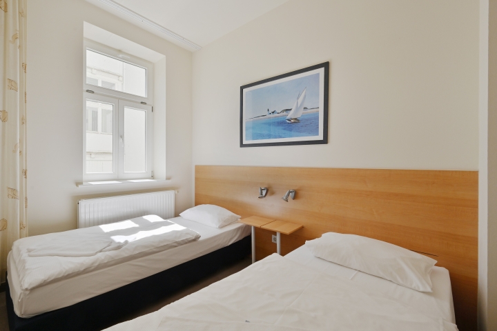 Schlafzimmer 2: Bettengröße je 90 cm 200 cm
