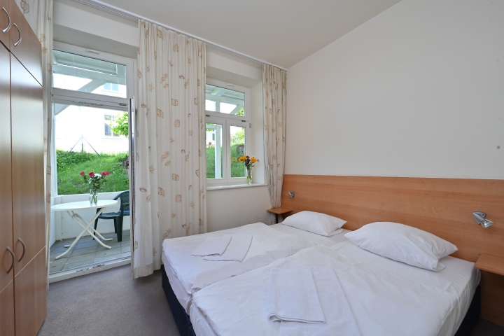 Schlafzimmer 1: Bettengröße 180 cm * 200 cm