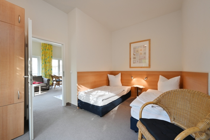 Schlafzimmer 2 Wohnung 4 Bett je 90*200 cm