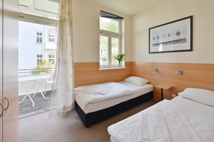 Schlafzimmer 2 Bettengröße 90x200 cm