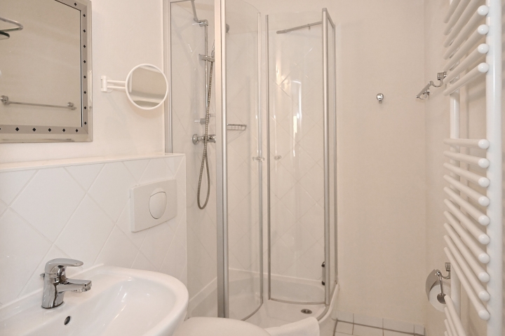 Bad mit Dusche