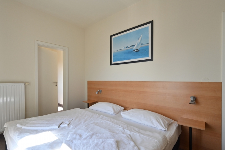 Schlafzimmer 2 mit Doppelbett Bettengröße 180 x 200 cm