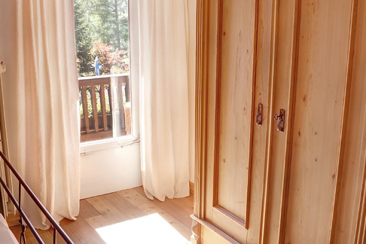 Wohnung Dachgeschoss - Schlafzimmer 2 mit Balkon