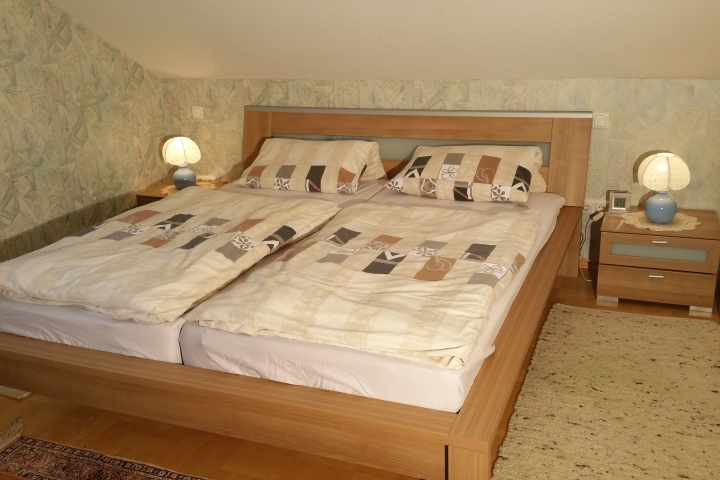 modernes, gemütliches Schlafzimmer