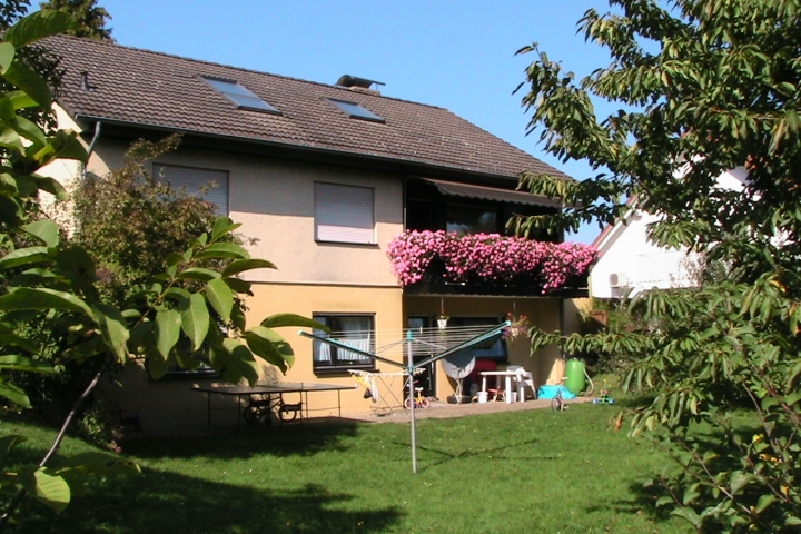 Haus Spessartblick Ferienwohnung | unser Haus in der Odenwaldstrasse (Rückseite)
