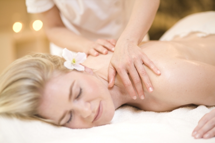 In unserem Spa - Bereich werden auch verschiedene Entspannungsmassagen, Kosmetik, Fußpflege, Hände uvm angeboten.
