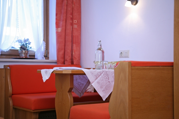 Sitzecke im Standardeinzelzimmer