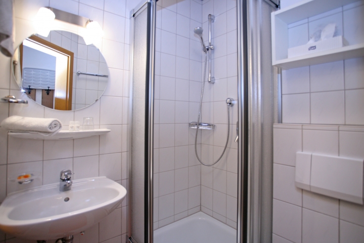 Bad im Standardeinzelzimmer