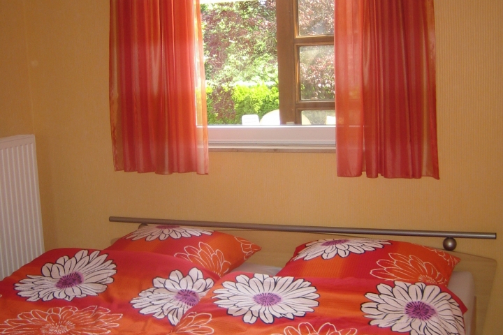 Schlafzimmer 2