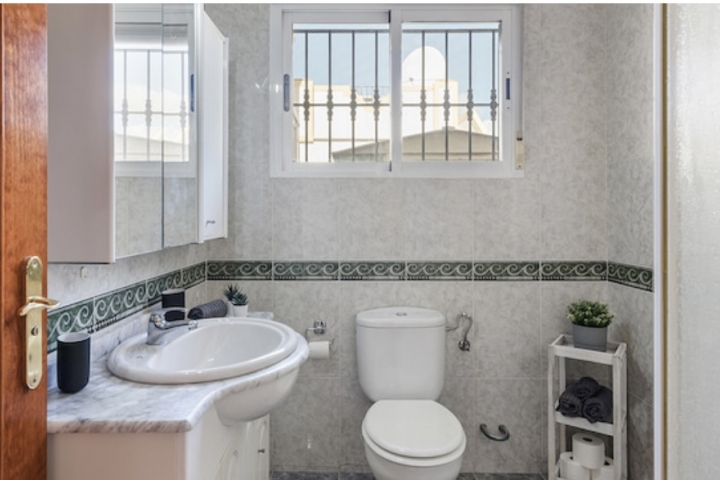 Badezimmer mit Dusche