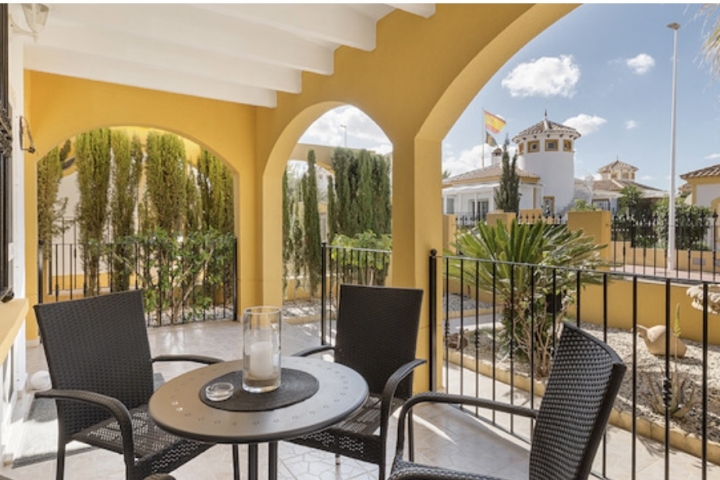 2. Terrasse zum Frühstück