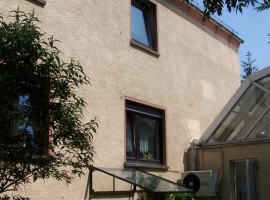 Haus von Gartenansicht