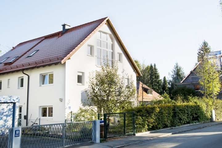 Fewos München Veilchenstrasse | Außenansicht, Dachgeschossfenster nach Süden