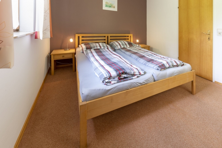 Schlafzimmer 1