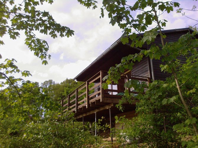 Ferienhaus Blockhaus am Walde | Aussenansicht zum Balkon