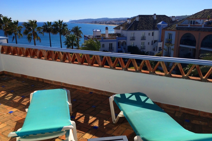 obere Dachterrasse mit Panorama-Ausblick