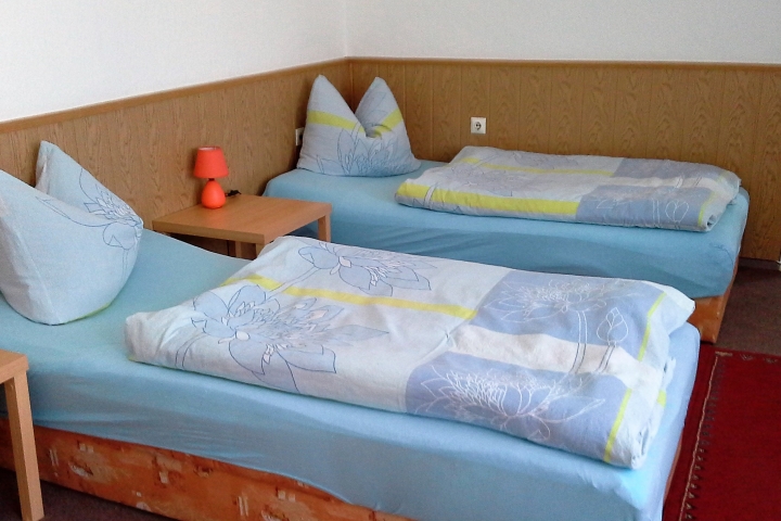 Ehebett auch als Einzelbetten zu stellen, wie Sie wollen.