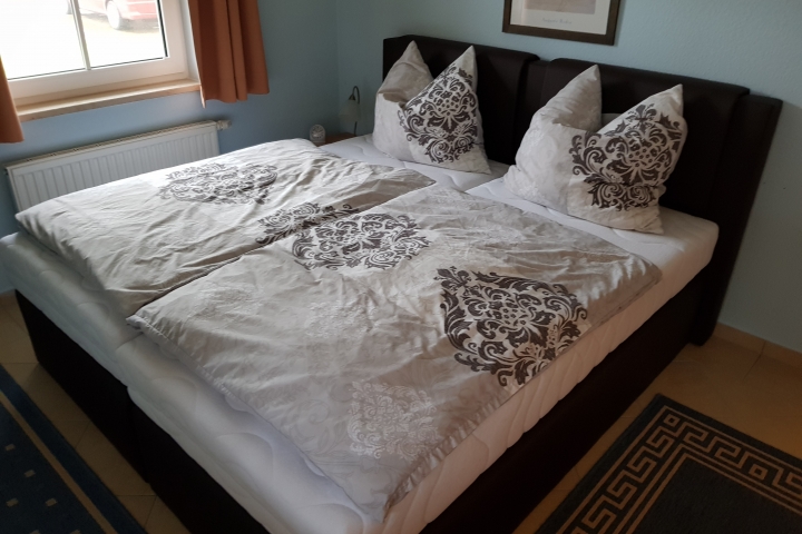 Neues Boxspringbett 1800 × 2000
11/2019