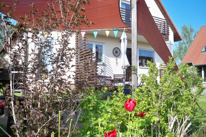 Straßenansicht unseres Hauses