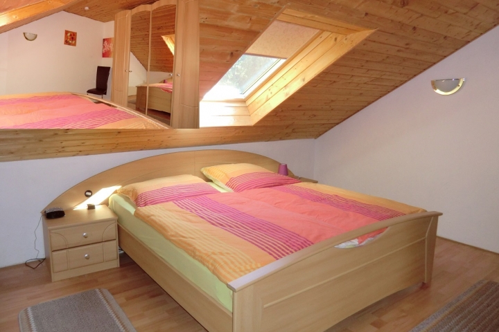 Doppelbett Buche + Spiegelschrank