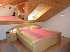 Doppelbett Buche + Spiegelschrank