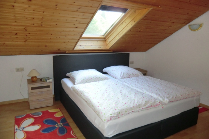 Schlafzimmer 2. OG.