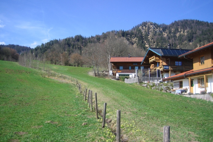 Blick von Süden. Unser Haus ist das oberste.