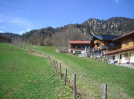 Blick von Süden. Unser Haus ist das oberste.