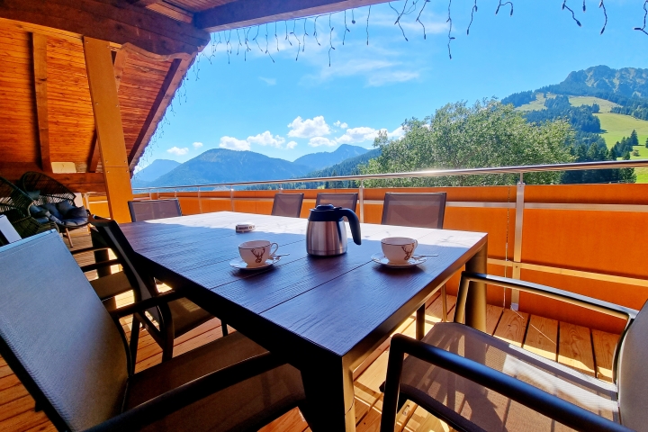 toller Blick in die Tiroler Berglandschaft 