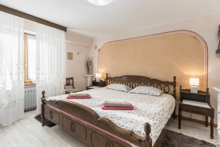Schlafzimmer 1