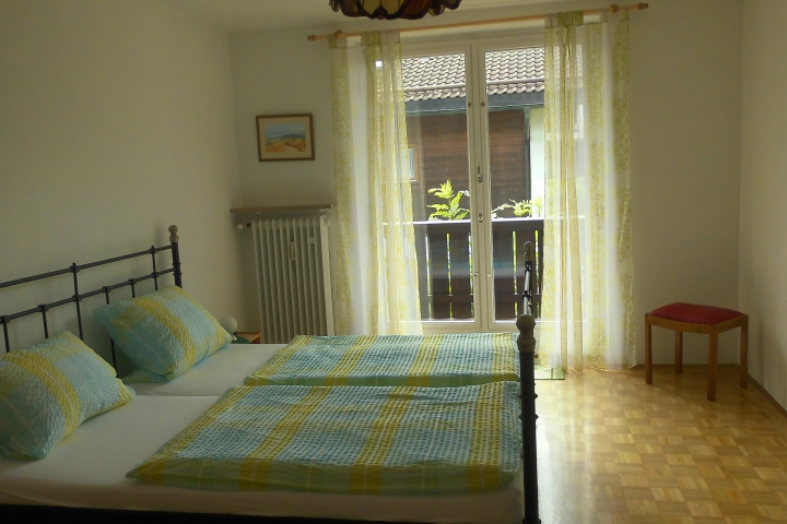 Schlafzimmer 1 mit Zugang zum Balkon
Teilansicht